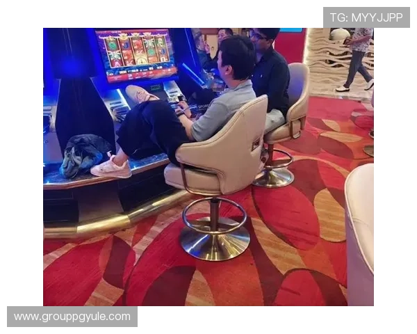 在AG国际网娱乐app中找到最刺激的老虎机和真人游戏娱乐体验